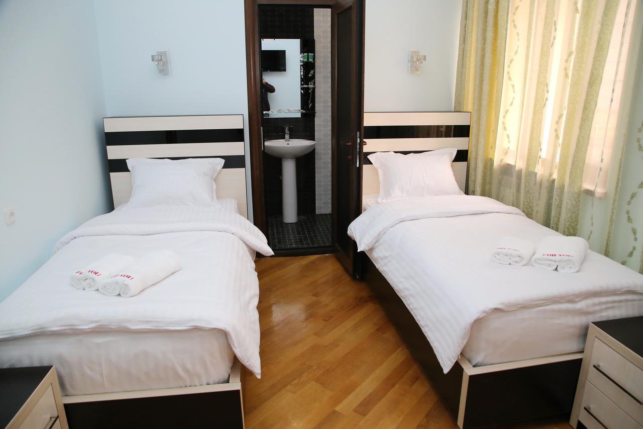 Hotel For You Erévan Extérieur photo