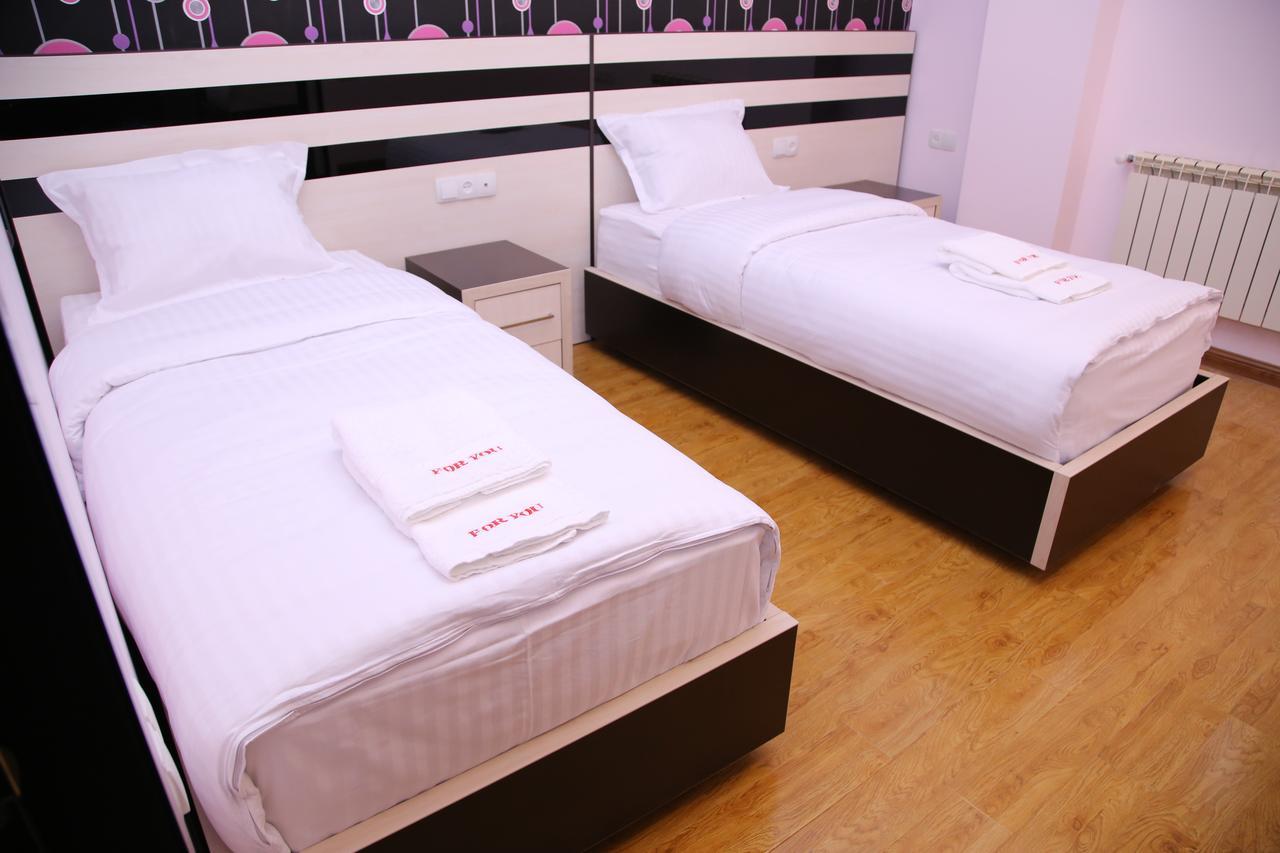 Hotel For You Erévan Extérieur photo