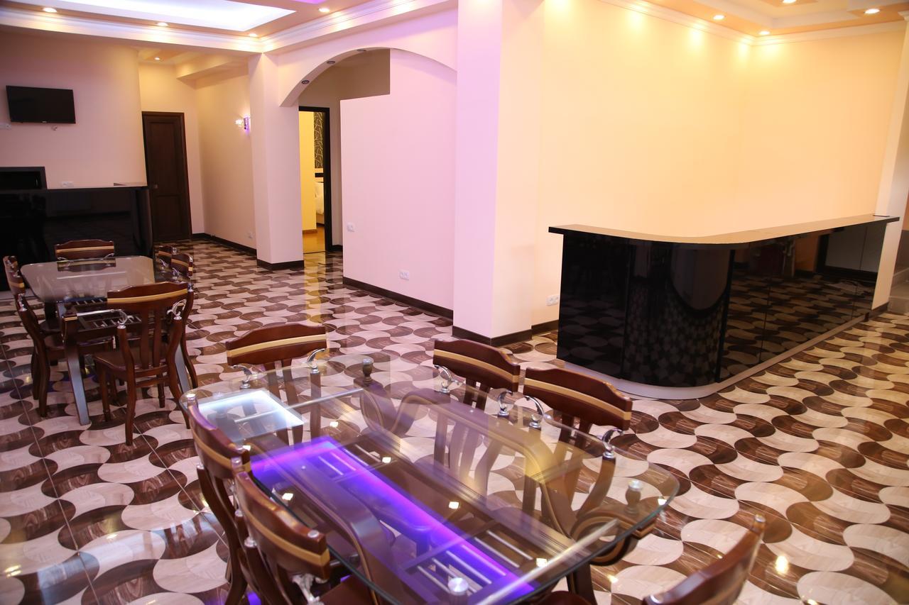 Hotel For You Erévan Extérieur photo