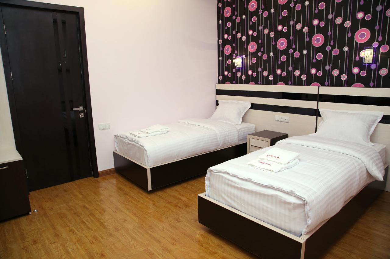 Hotel For You Erévan Extérieur photo