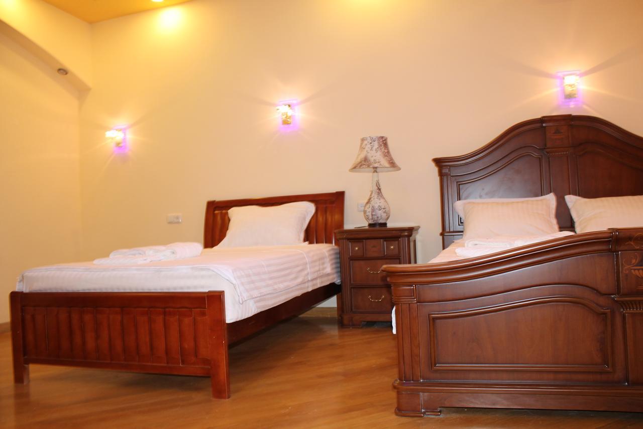 Hotel For You Erévan Extérieur photo