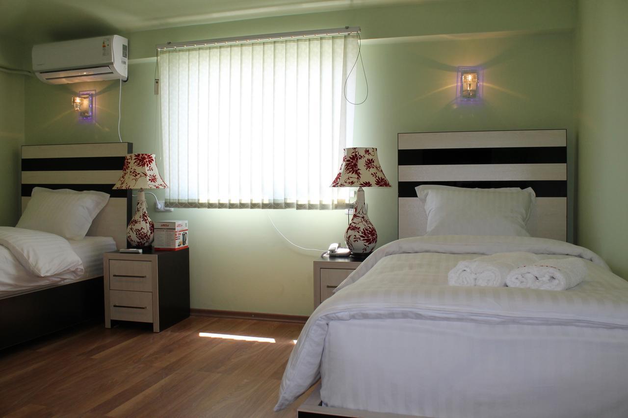 Hotel For You Erévan Extérieur photo