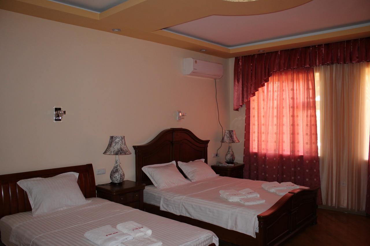 Hotel For You Erévan Extérieur photo